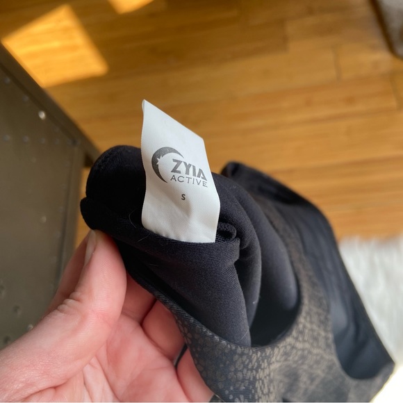 ZYIA Flower Power Black Printed Sports Bra Size Small - Picture 6 of 7